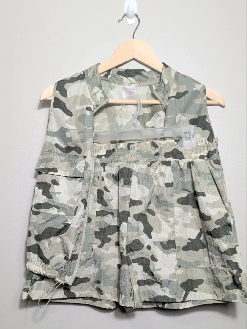 2000s No Boundaries Camouflage Utility Vest & Shorts Set Green Camo Large 11-13